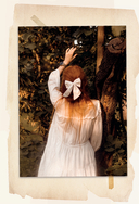 Под светом лампы — фото, картинка — 4